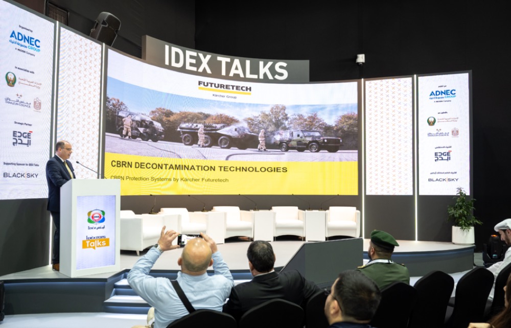 An expert presenting during IDEX Talks